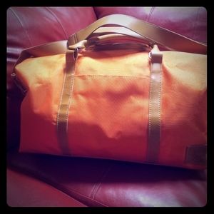 Vince Camuto Parfumes Duffle Bag